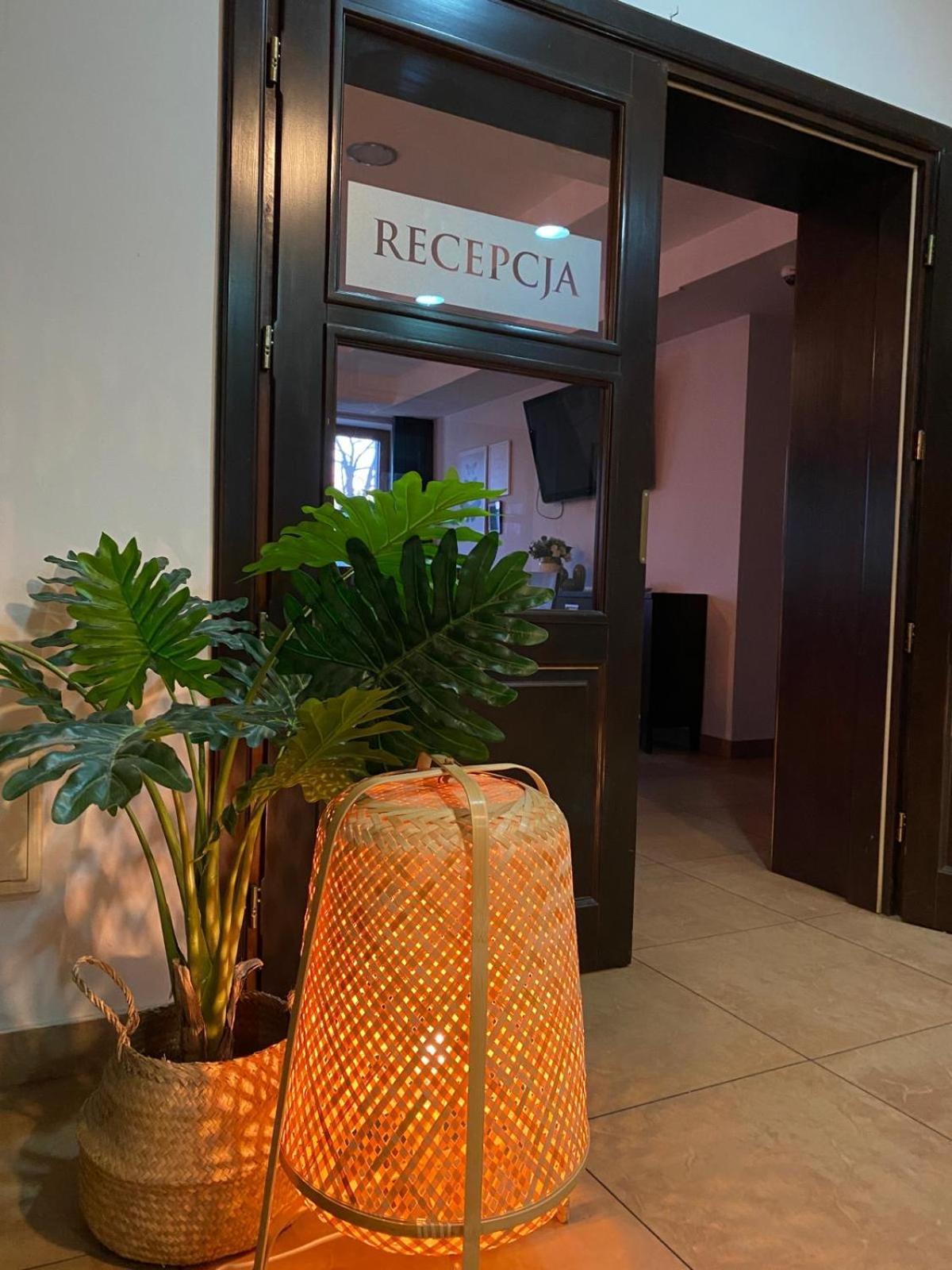 Hotel Restauracja Cztery Pory Roku Orneta Ngoại thất bức ảnh