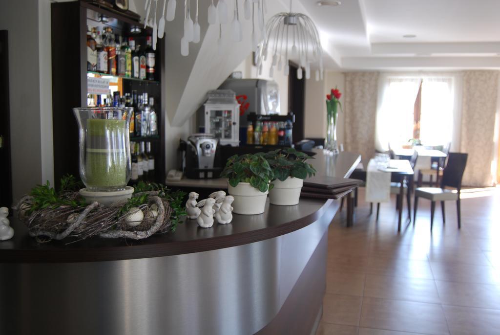 Hotel Restauracja Cztery Pory Roku Orneta Ngoại thất bức ảnh